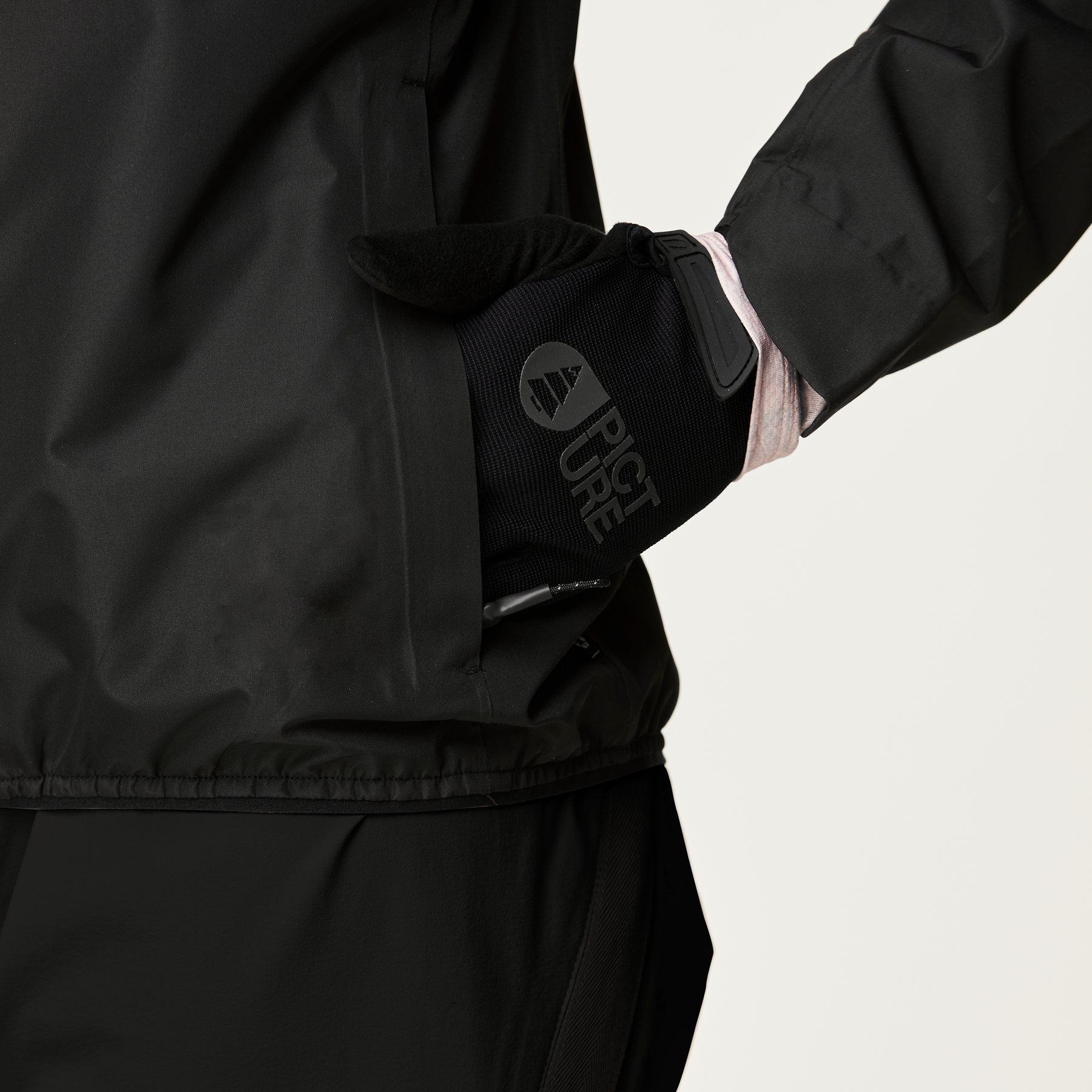 GRANITY + 2,5L W JKT __color:Black#9